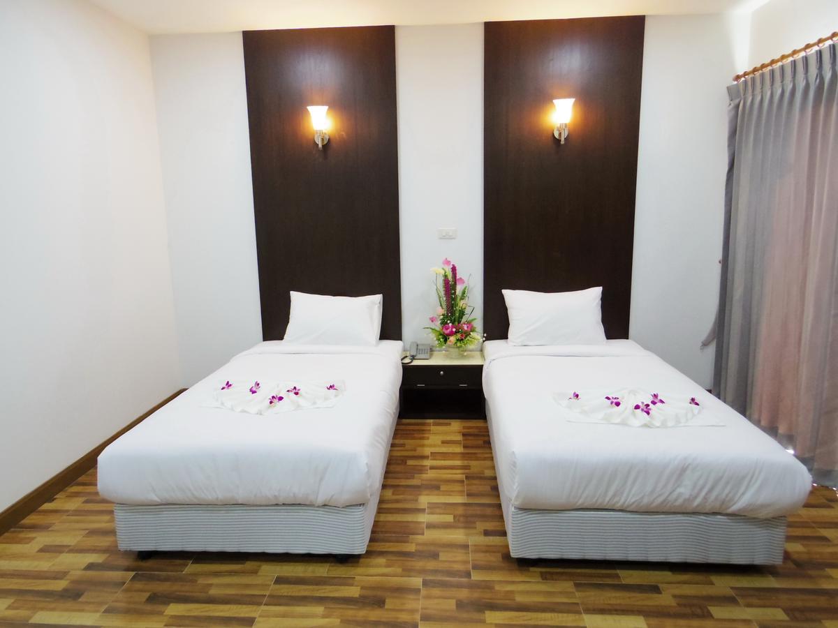The Sr Residence Lampang Exteriör bild
