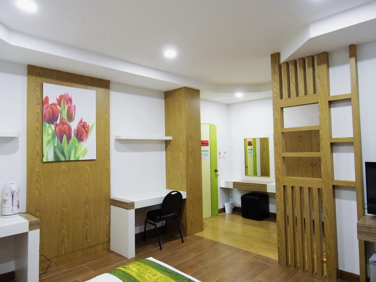 The Sr Residence Lampang Exteriör bild