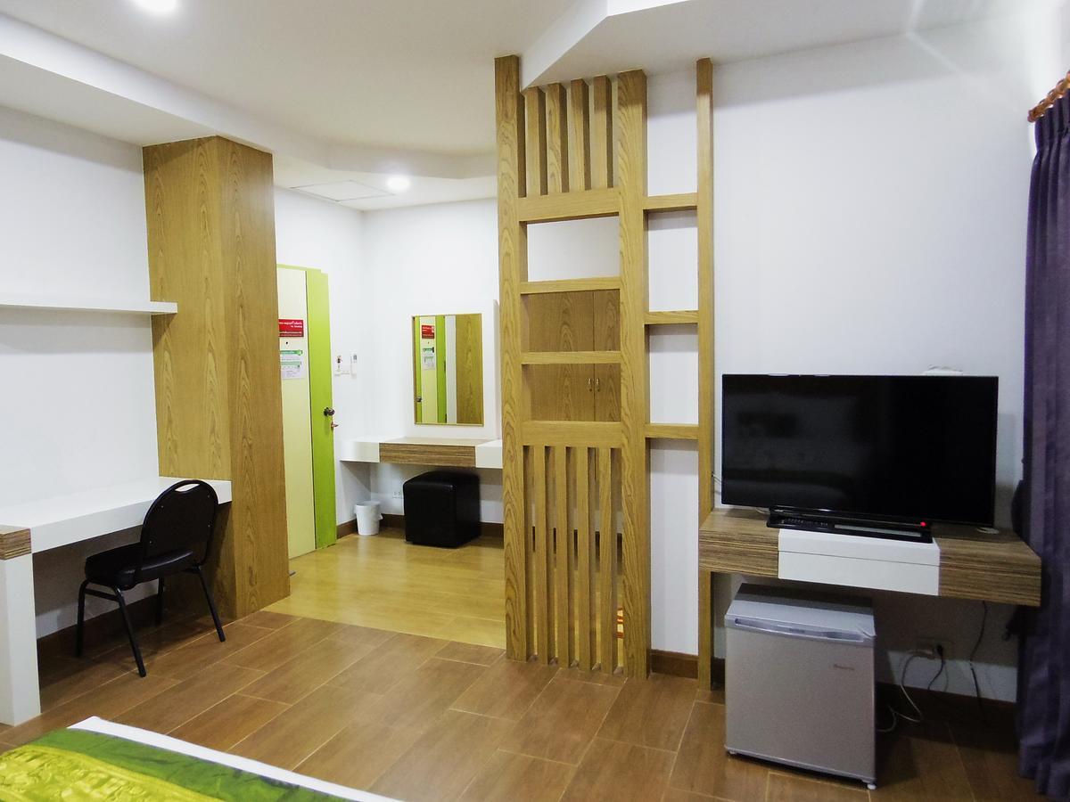 The Sr Residence Lampang Exteriör bild