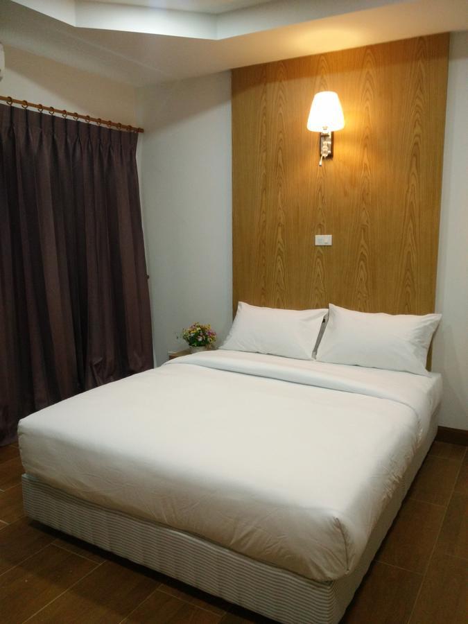 The Sr Residence Lampang Exteriör bild
